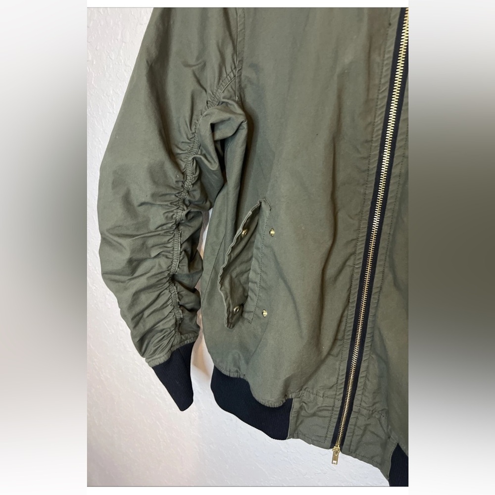 H&M Men’s Olive Green Ruched Sleeve Size M Double Zip Bomber Jacket - Picture 5 of 9